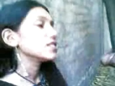 نوعمر ایک فلم کی شوٹنگ کرتے ہیں۔