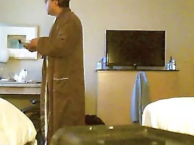 نقاب پوش لڑکی صرف مشکل سہ کرنا چاہتی ہے۔