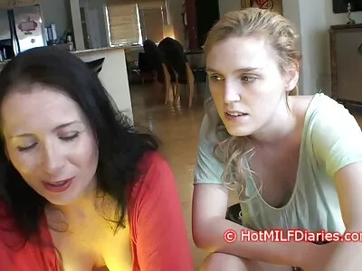 تجربہ کار Milf نے ایک لمبے نوعمر مرغ کے ساتھ خدمت کی۔
