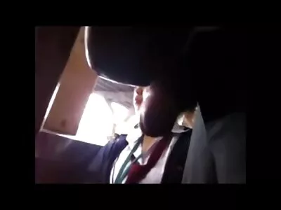 نوجوان پڑوسی بڑا ڈک چوس رہا ہے۔