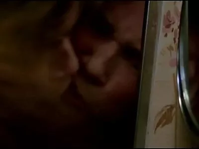 بالوں والی بلی کے ساتھ BBW MILF مقعد بھاڑ میں جاؤ