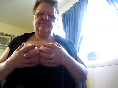 بھاڑ میں جاؤ busty brunette اور اس کی بلی چاٹنا