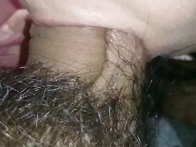 لڑکی اچھی بلو جاب دیتی ہے۔