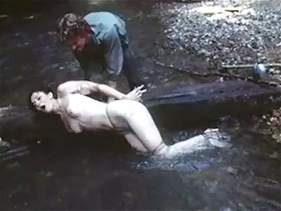 dildoing اس کی گندی بلی گہری