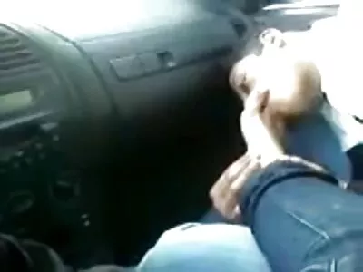 اس کے جسم پر گرم brunette اور سہ گڑبڑ
