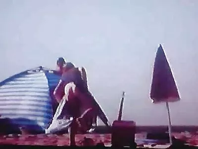 شاور میں بڑی گدی لڑکی